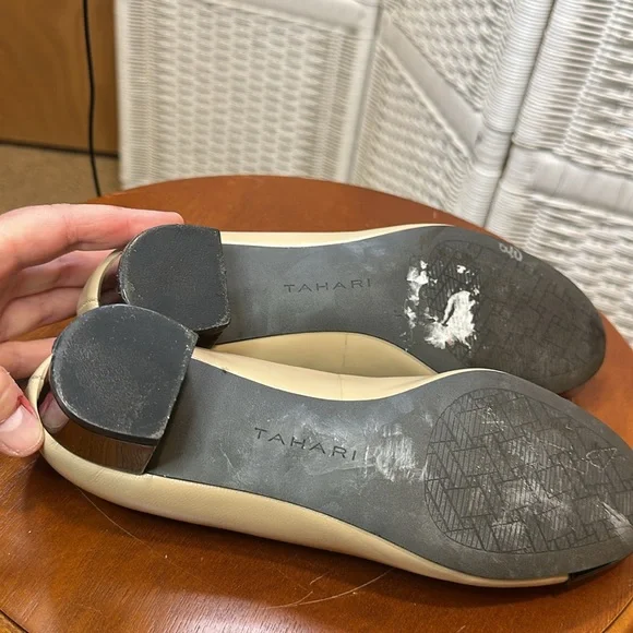 Tahari Leather "Maisy" Cap Toe Block Heel 7M - Picture 11 of 11